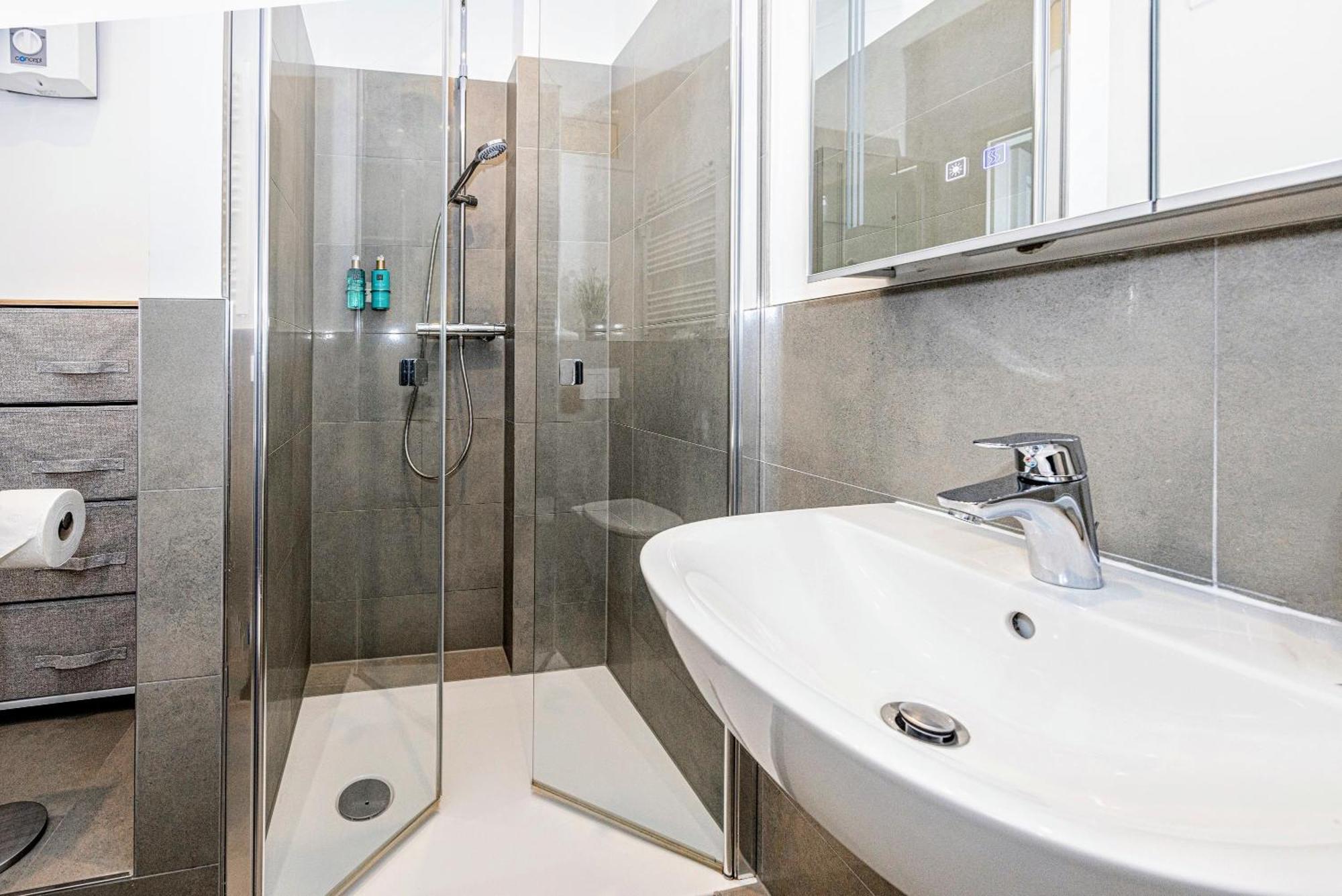 Have-A-Nice-Stay - Nahe Bahnhof - 20 Minuten Nach Hamburg - Trotzdem Ruhig Gelegen - 6 Minuten Zu Fuss Ins Zentrum Ahrensburg - Modern Eingerichtet Exteriör bild